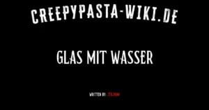 Glas mit Wasser